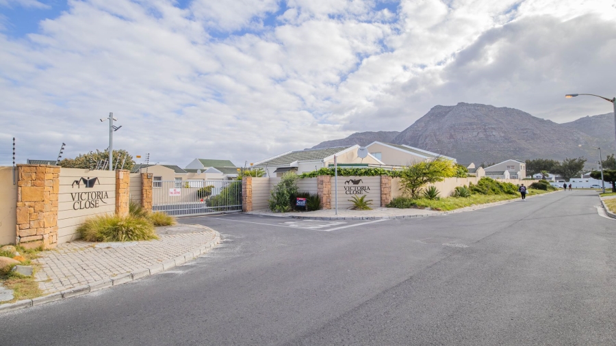 To Let 3 Bedroom Property for Rent in Muizenberg Western Cape